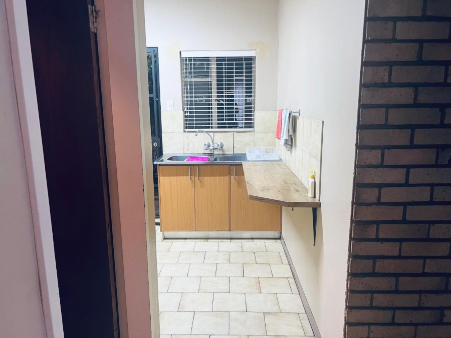 5 Bedroom Property for Sale in Potchefstroom South North West